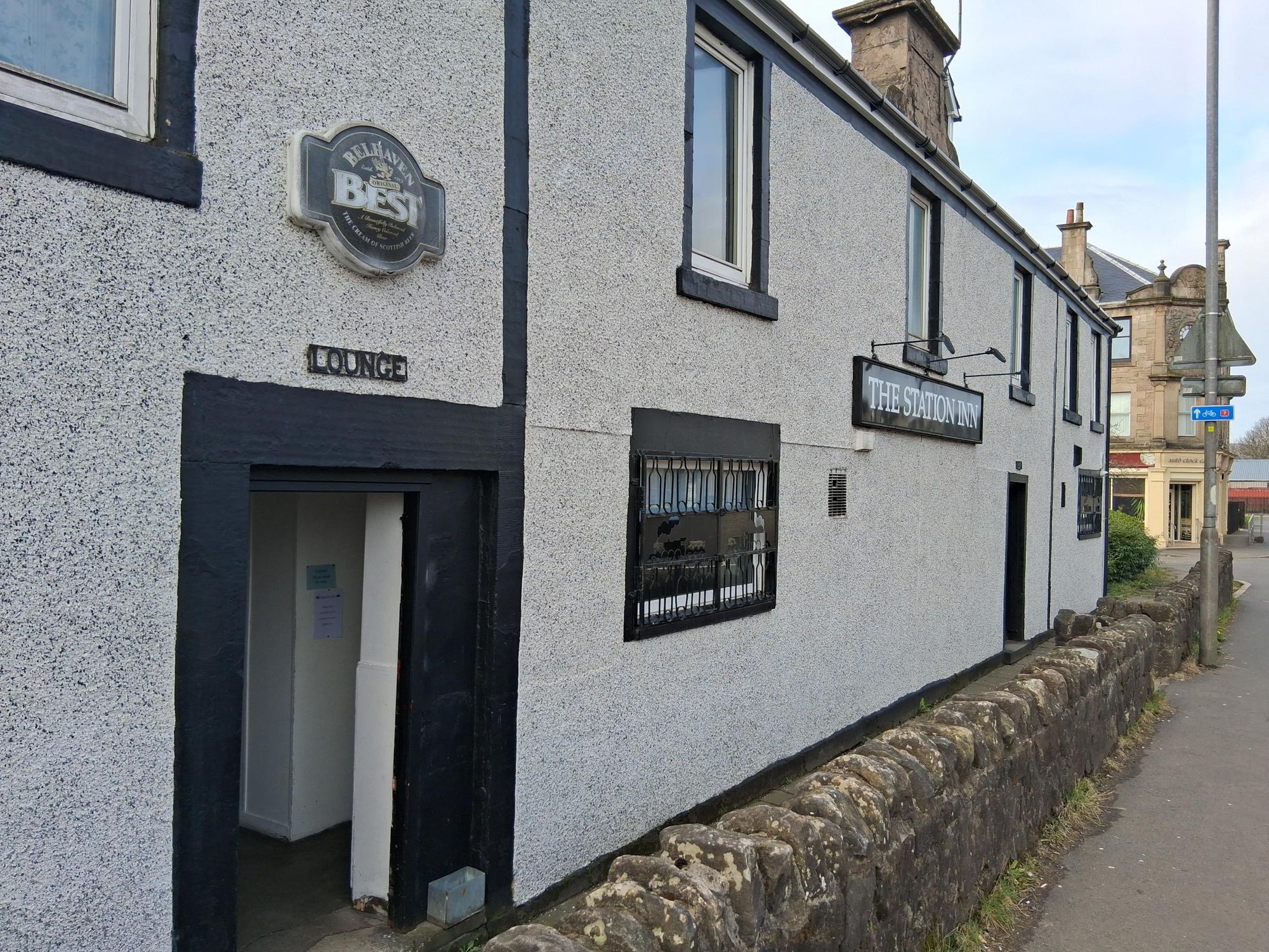 Station Inn, Glengarnock (Photo: Alastair McMillan 31/03/2025). (Pub, External, Key). Published on 30-09-2025
