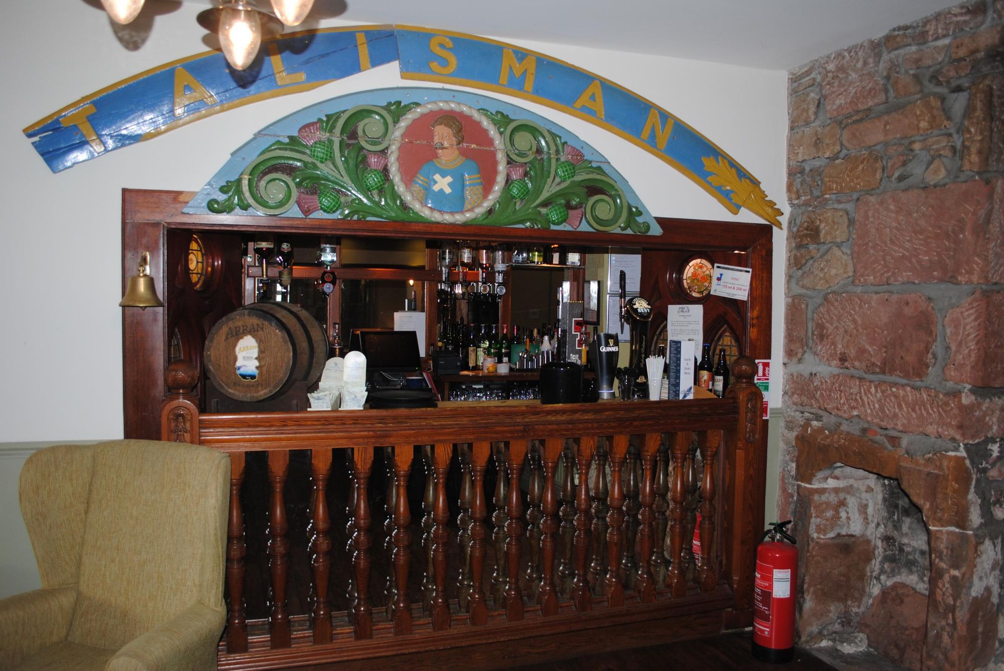 Glenisle Hotel, Lamlash. (Pub, Bar). Published on 06-02-2017