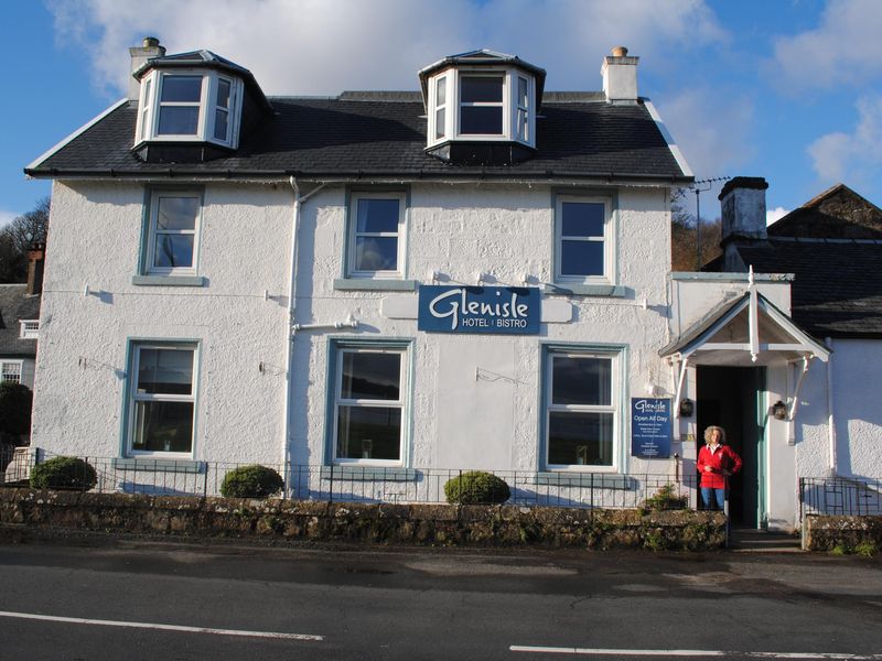 Glenisle Hotel, Lamlash. (Pub, External). Published on 06-02-2017 