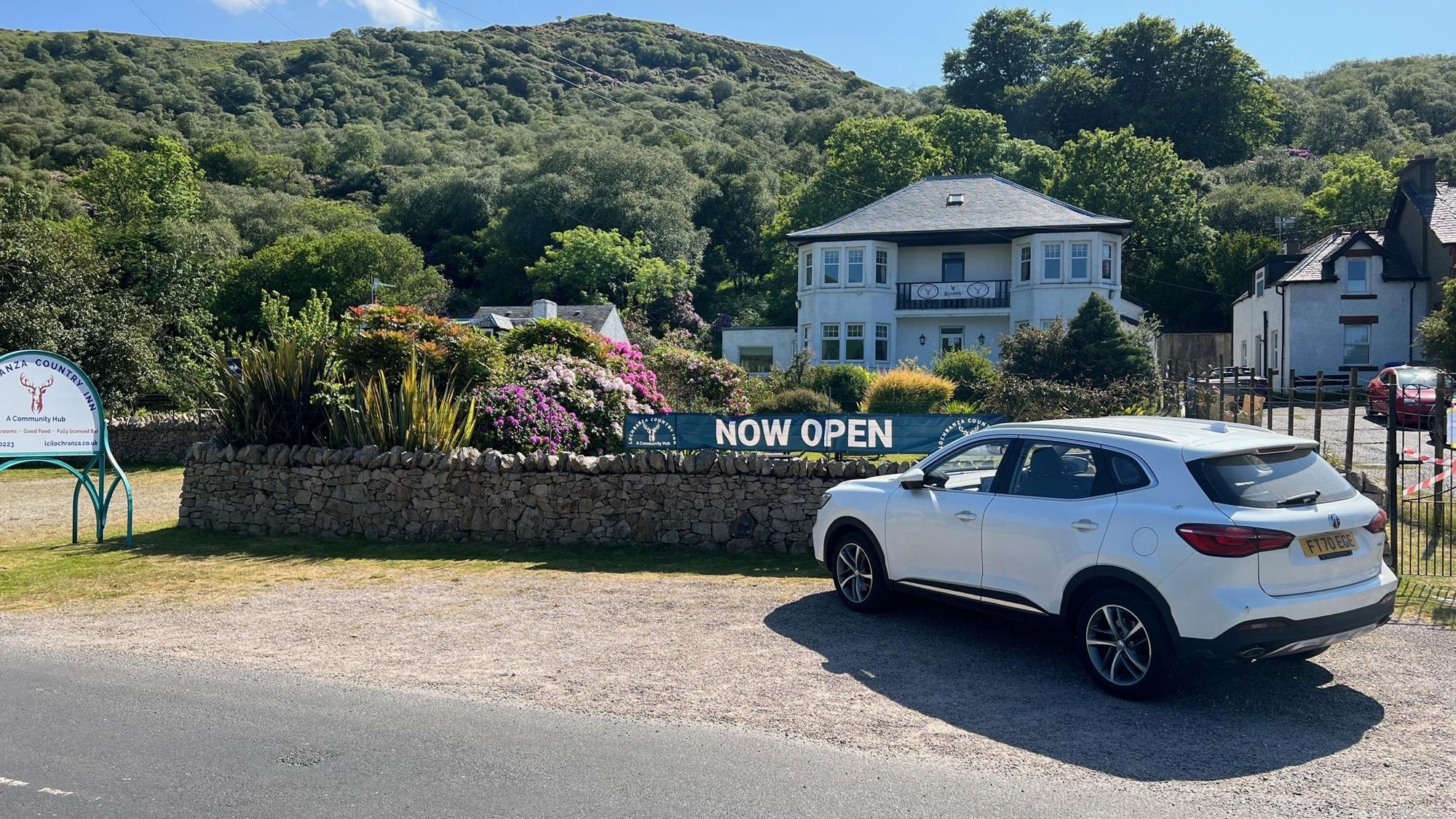 Lochranza Country Inn. (Pub, External). Published on 13-07-2023