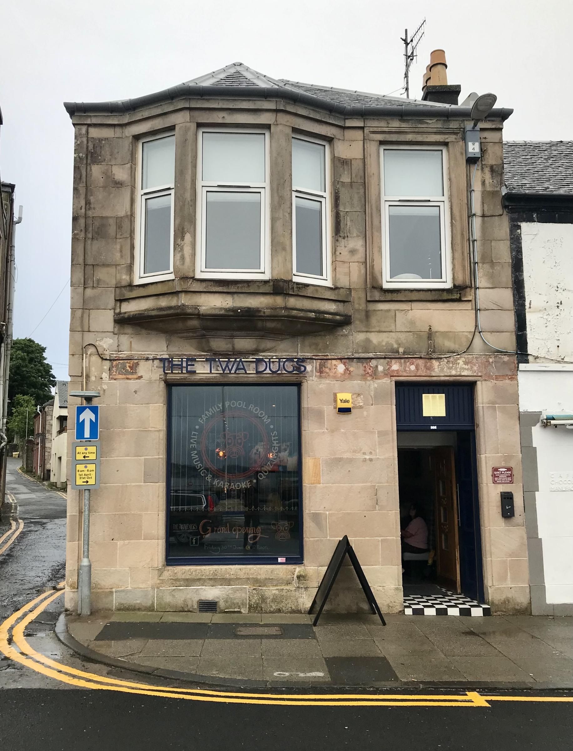 Twa Dugs, Millport. (Pub, External, Key). Published on 13-07-2023