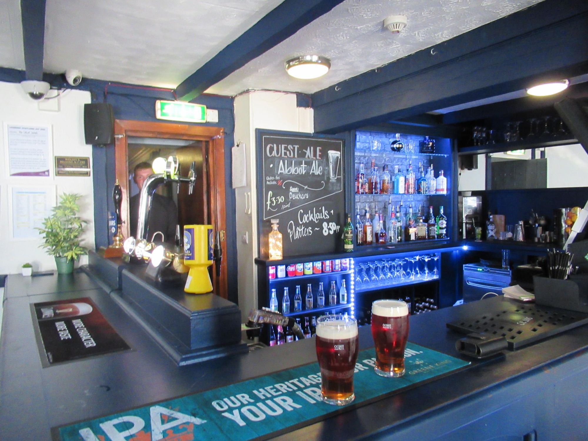 Crown Hotel, Newton Stewart. (Pub, Bar). Published on 31-05-2018