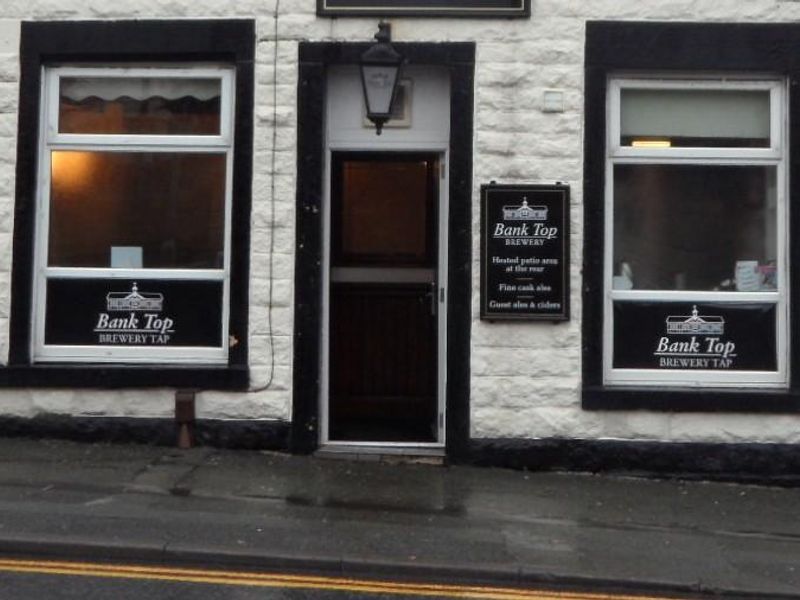 Mobility Access main entrance with slight step. (External). Published on 18-01-2026 