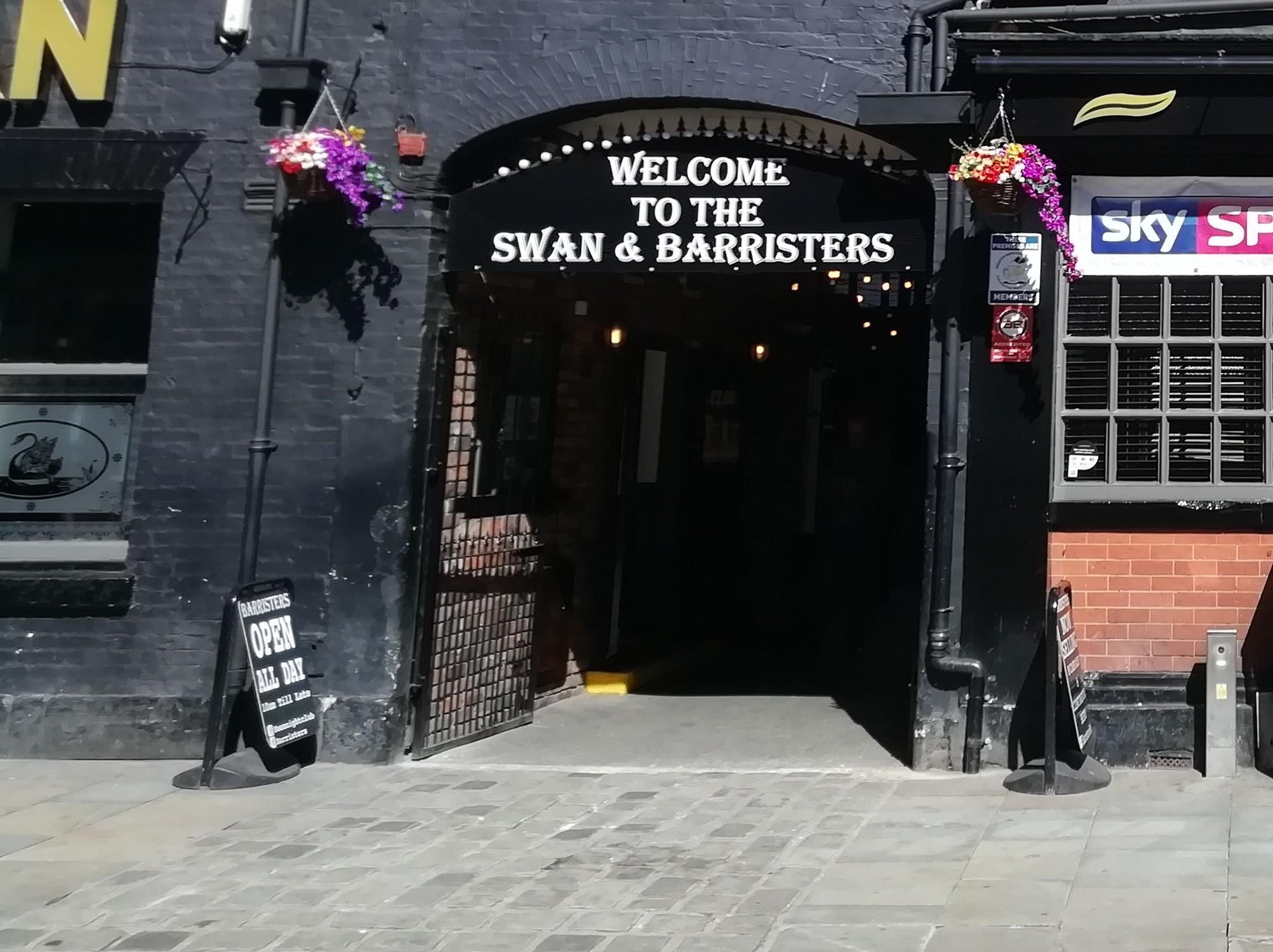 Mobility Level Access to both bars and courtyard. (External). Published on 19-01-2026