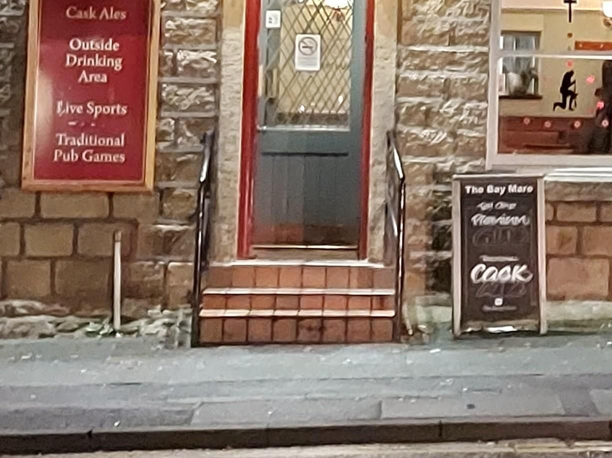 Mobility Access with three deep steps at the entrance. (External). Published on 25-01-2026