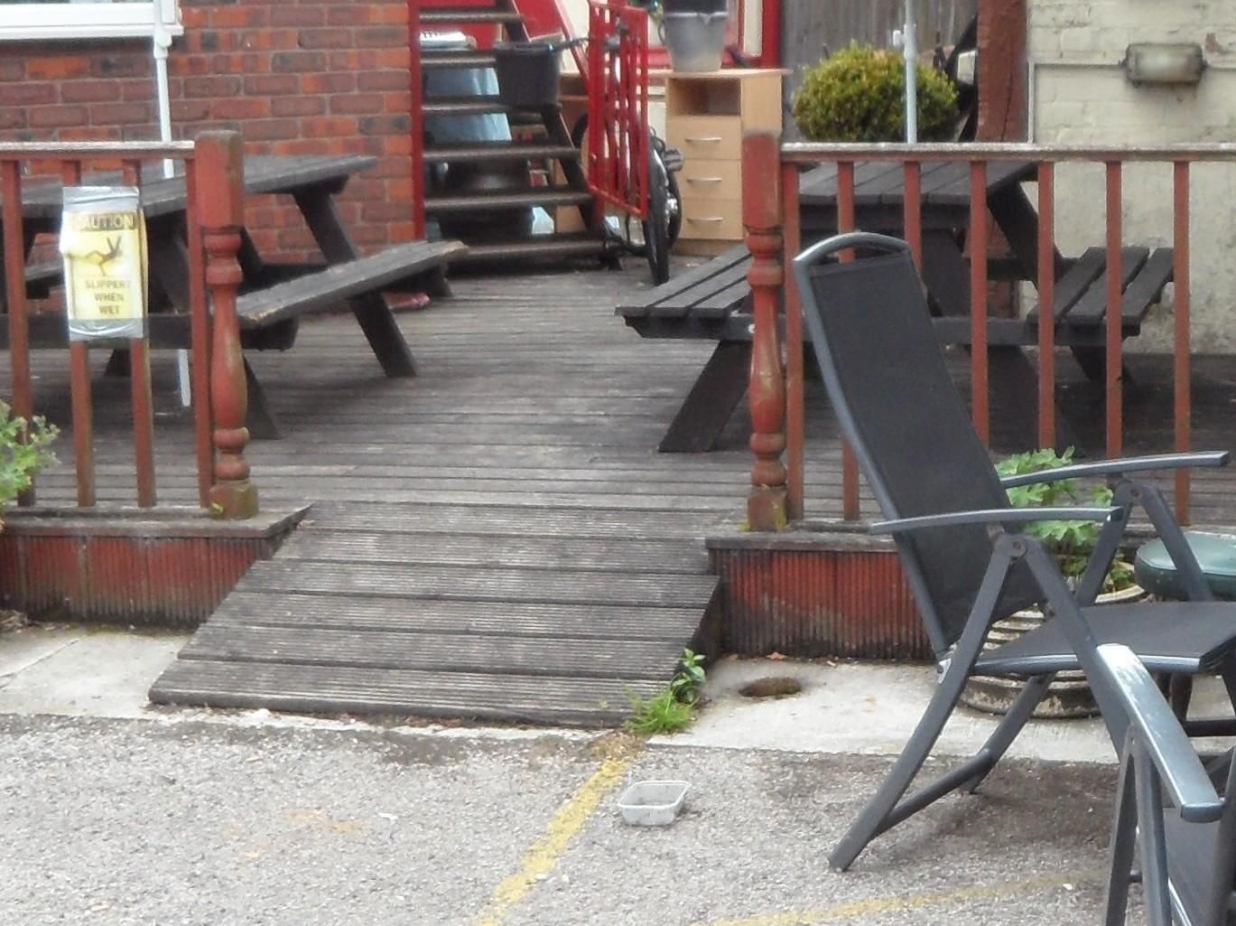 Mobility Access with ramp from car park at the rear entrance. (External). Published on 28-01-2026