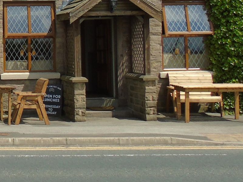 Mobility Access with deep step at entrance. (External). Published on 21-01-2026 