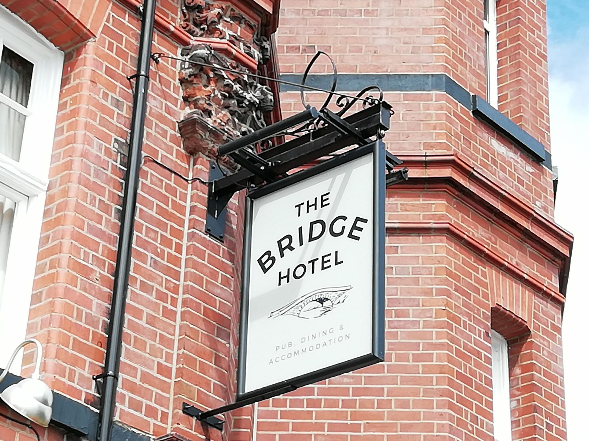 Pub Sign. (Sign). Published on 04-08-2020