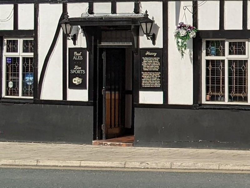 Mobility Access with medium step at the entrance. (External). Published on 24-01-2026 