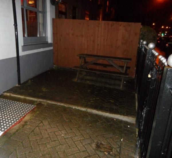 Outdoor Seating. Published on 26-11-2015