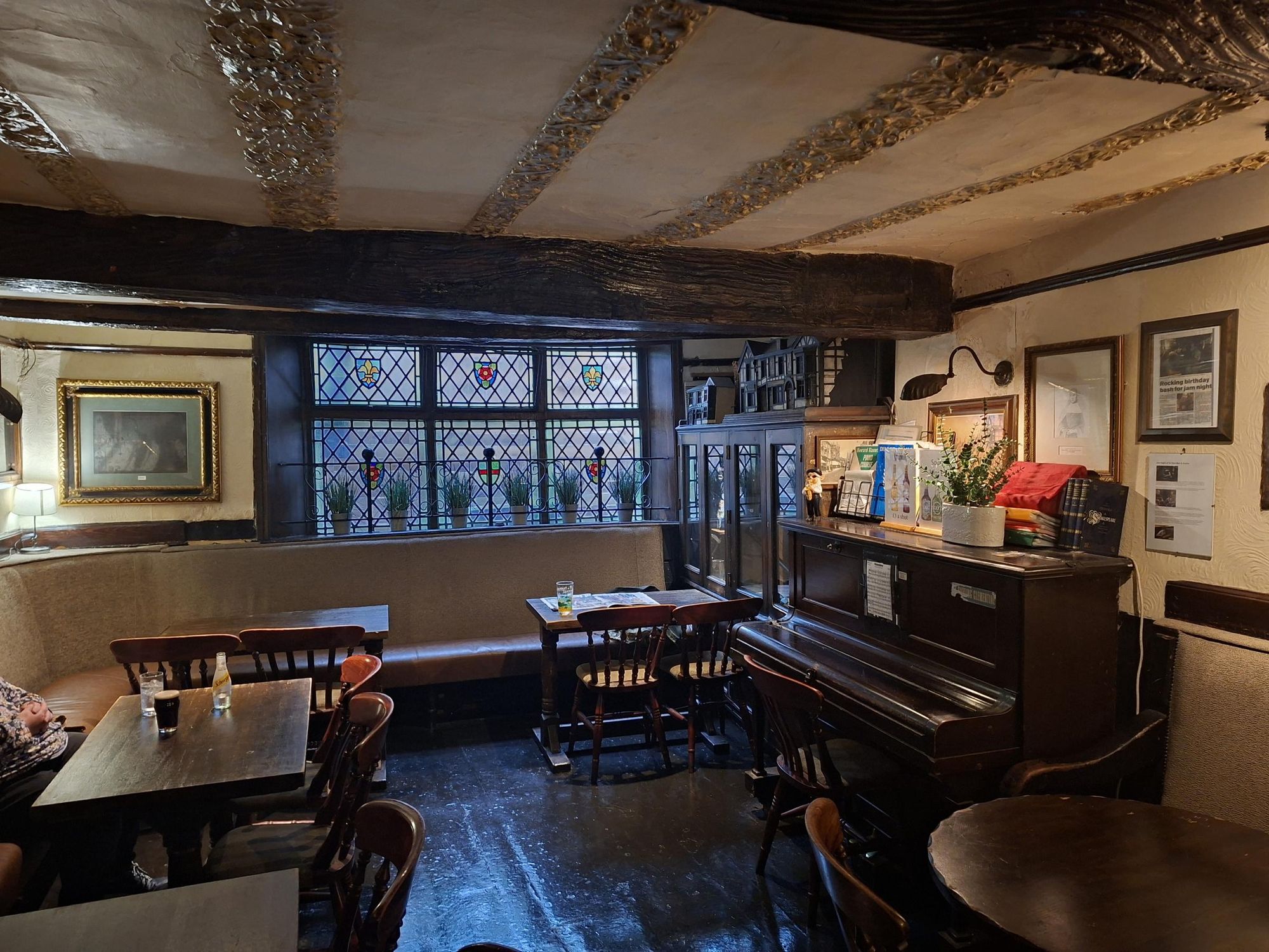 Inside Side Room. Published on 01-10-2025