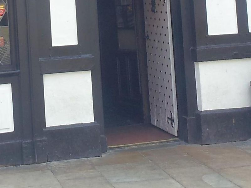 Mobility Access with slight step at entrance. (External). Published on 24-01-2026 