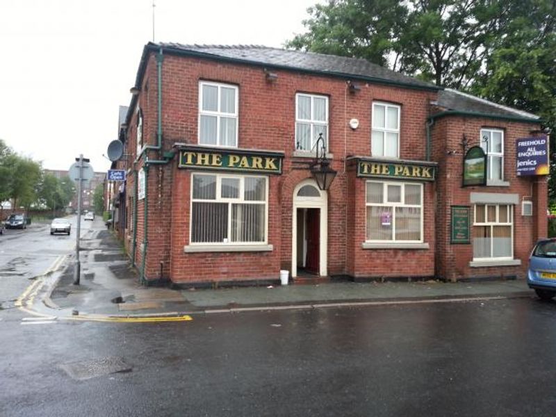 Front View in June 2013, note the For Sale Sign. (Key). Published on 09-07-2013