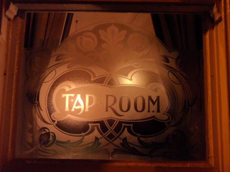 Etched Window. Published on 26-11-2015 