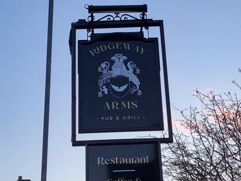 Pub Sign. (Sign). Published on 08-01-2023 