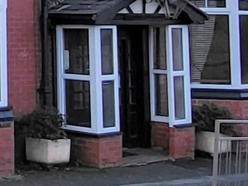 Mobility Access with small step at the entrance. (External). Published on 28-01-2026 