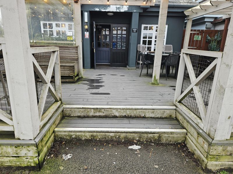 Mobility Access with two deep steps at the rear entrance. (External). Published on 06-03-2026 