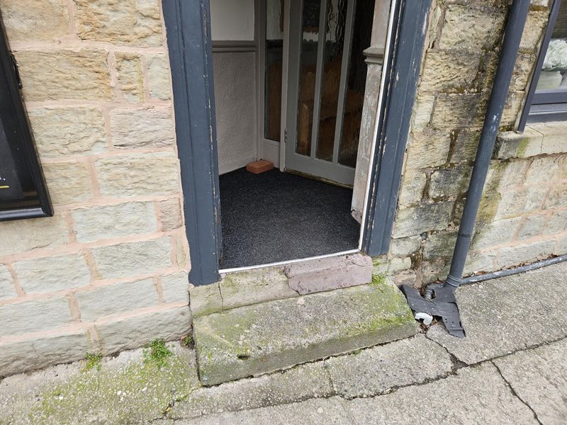 Mobility Access with two deep steps at the side entrance. Published on 06-03-2026 