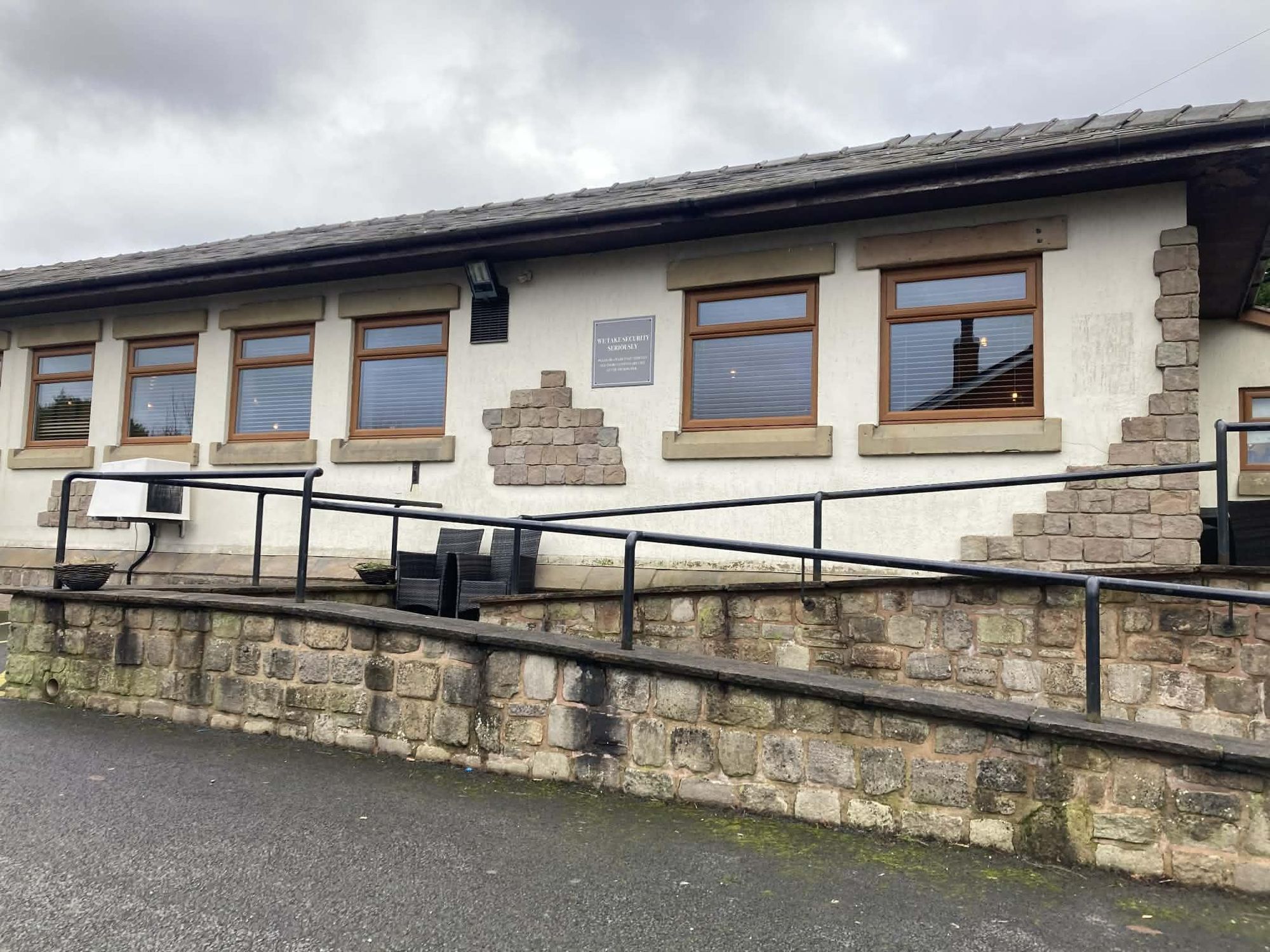 Mobility Ramp Access to the restaurant entrance. (External). Published on 31-01-2026