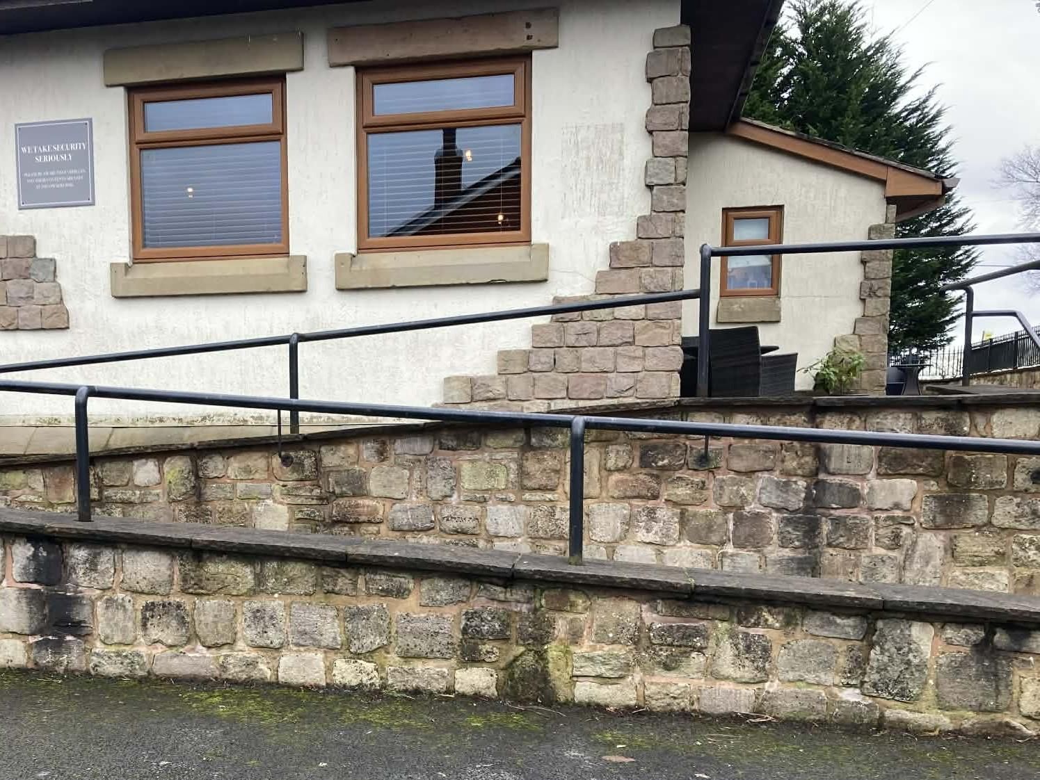 Mobility Ramp Access to the restaurant entrance. (External). Published on 31-01-2026