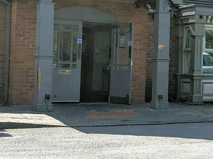 Mobility Level Access at the entrance. (External). Published on 25-01-2026