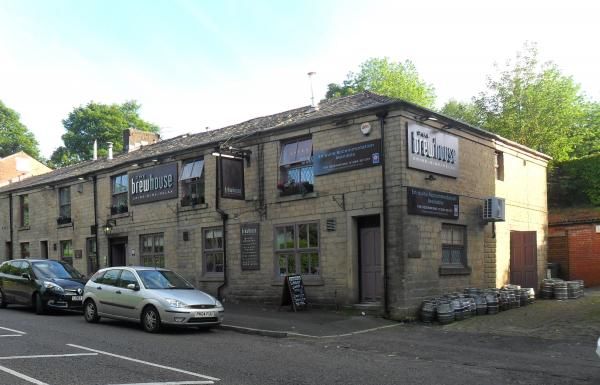 Front View in June 2014 when it still housed Dunscar Bridge Brew. Published on 18-06-2014