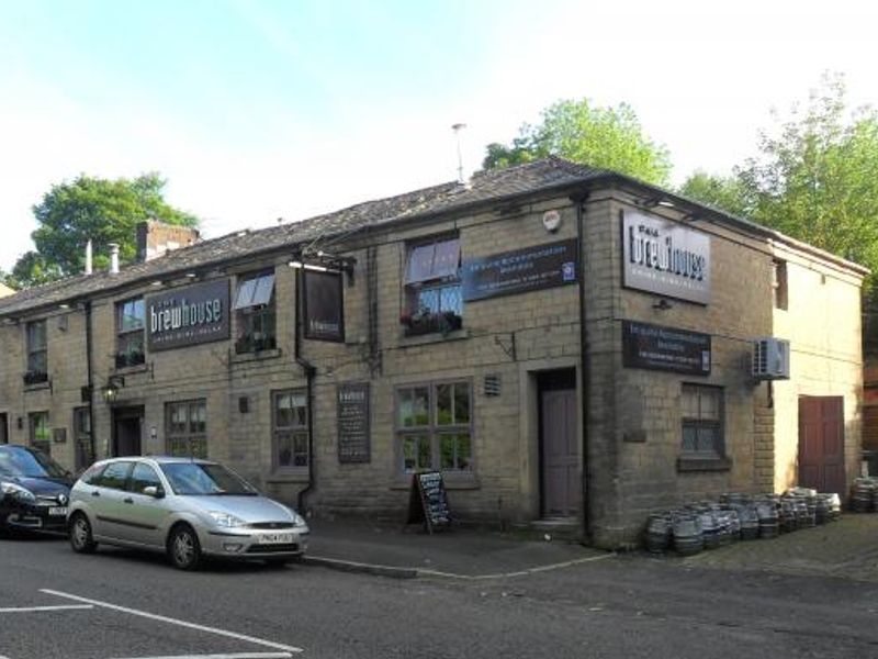 Front View in June 2014 when it still housed Dunscar Bridge Brew. Published on 18-06-2014