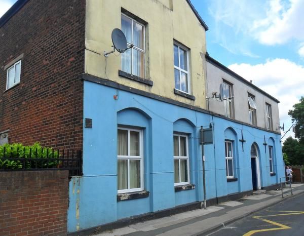 Front View in June 2014 with no signs. Published on 13-06-2014