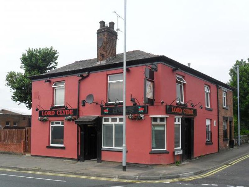Front View in June 2014 still with traces of it being a Hydes pu. Published on 26-06-2014