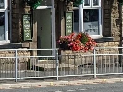 Mobility Access with two deep step at the entrance. (External). Published on 26-01-2026