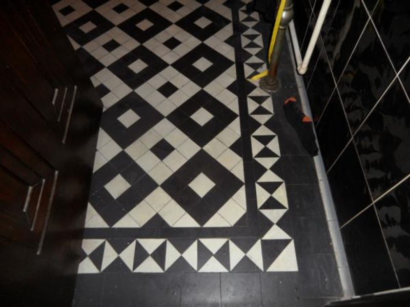 Tiled Floor and a sock. Published on 16-12-2015