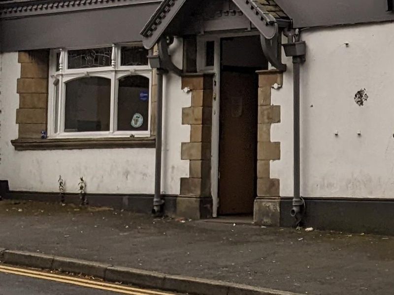 Mobility Access with slight step at front entrance. (External). Published on 24-01-2026 