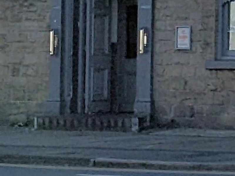 Mobility Access with deep step at the entrance. (External). Published on 26-01-2026 