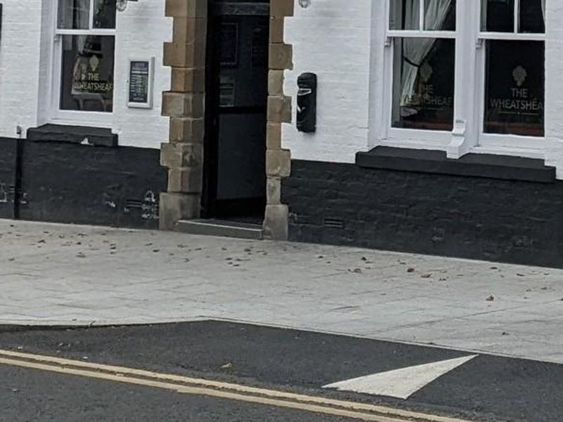 Mobility Access with deep step at entrance. (External). Published on 21-01-2026 