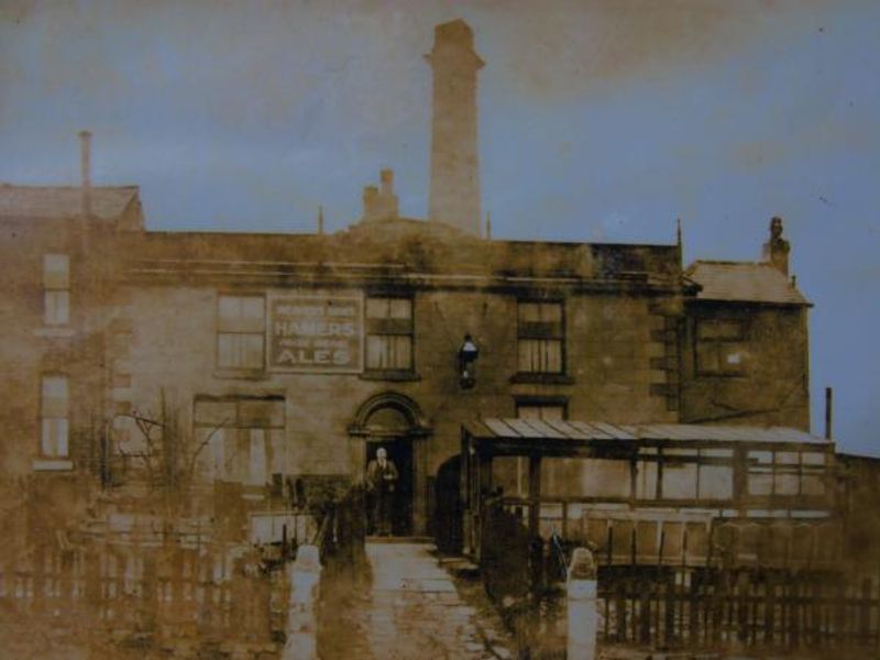 E' them wert days when pubs had big chimneys. Published on 23-07-2015