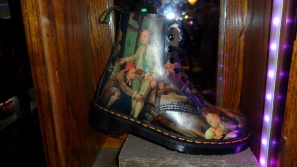 Hogarth's Boot. Published on 03-02-2016
