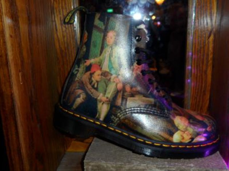 Hogarth's Boot. Published on 03-02-2016