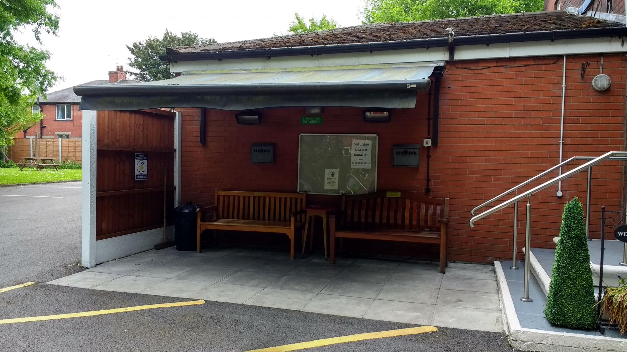 Smoking Area. Published on 22-05-2017