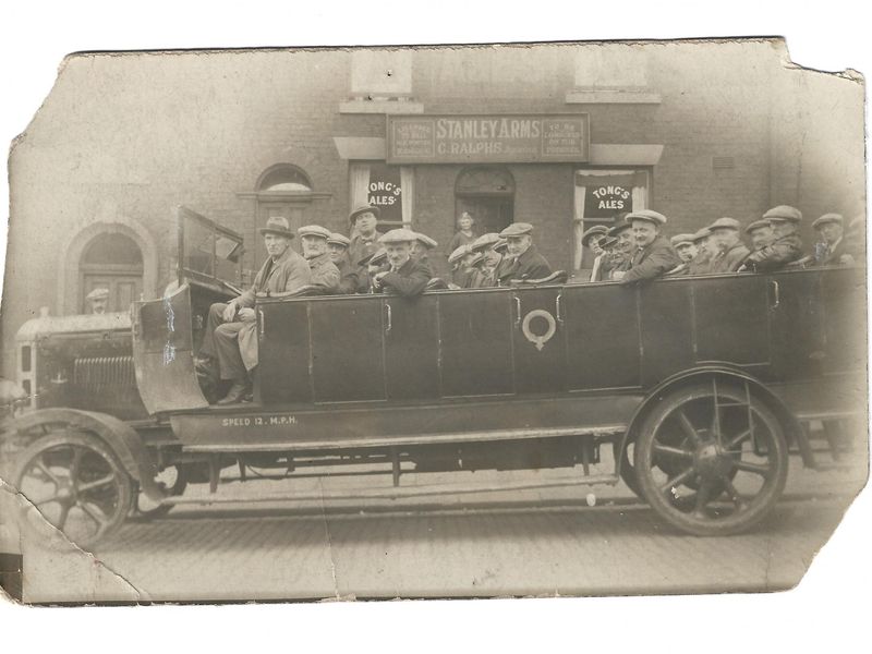 Charabanc trip out at 12 mph. Published on 14-06-2022 