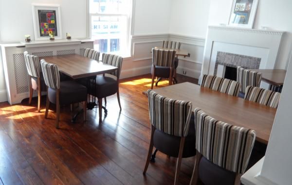 Seating Area. (Restaurant). Published on 24-06-2015