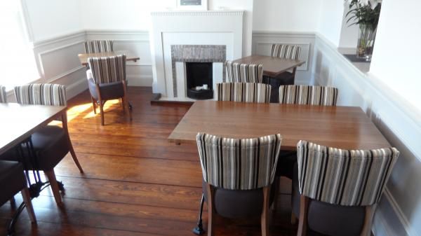 Seating Area. (Restaurant). Published on 24-06-2015