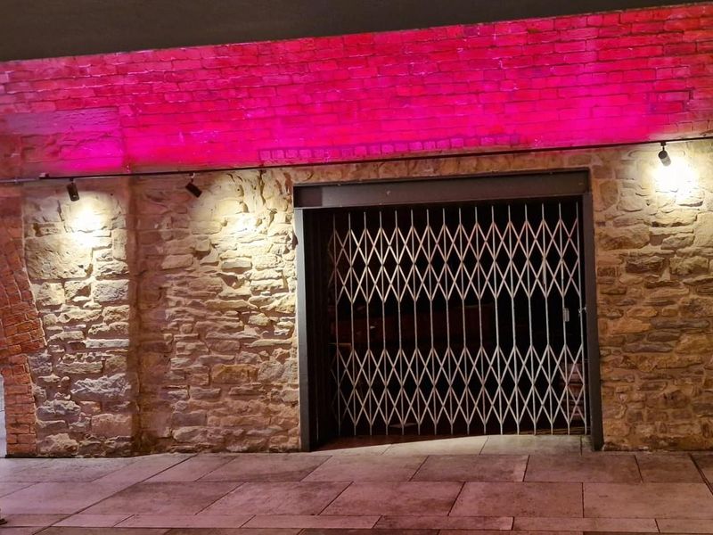The lights are still on but it has closed. (Key). Published on 10-09-2026