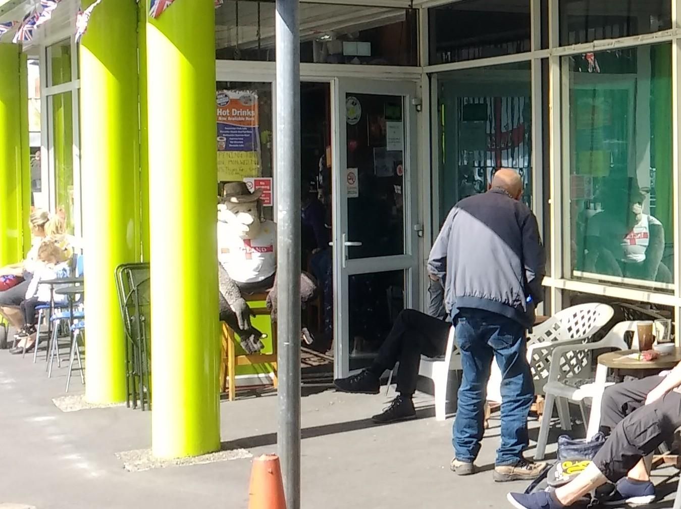 Mobility Level Access at the entrance. (External). Published on 25-01-2026