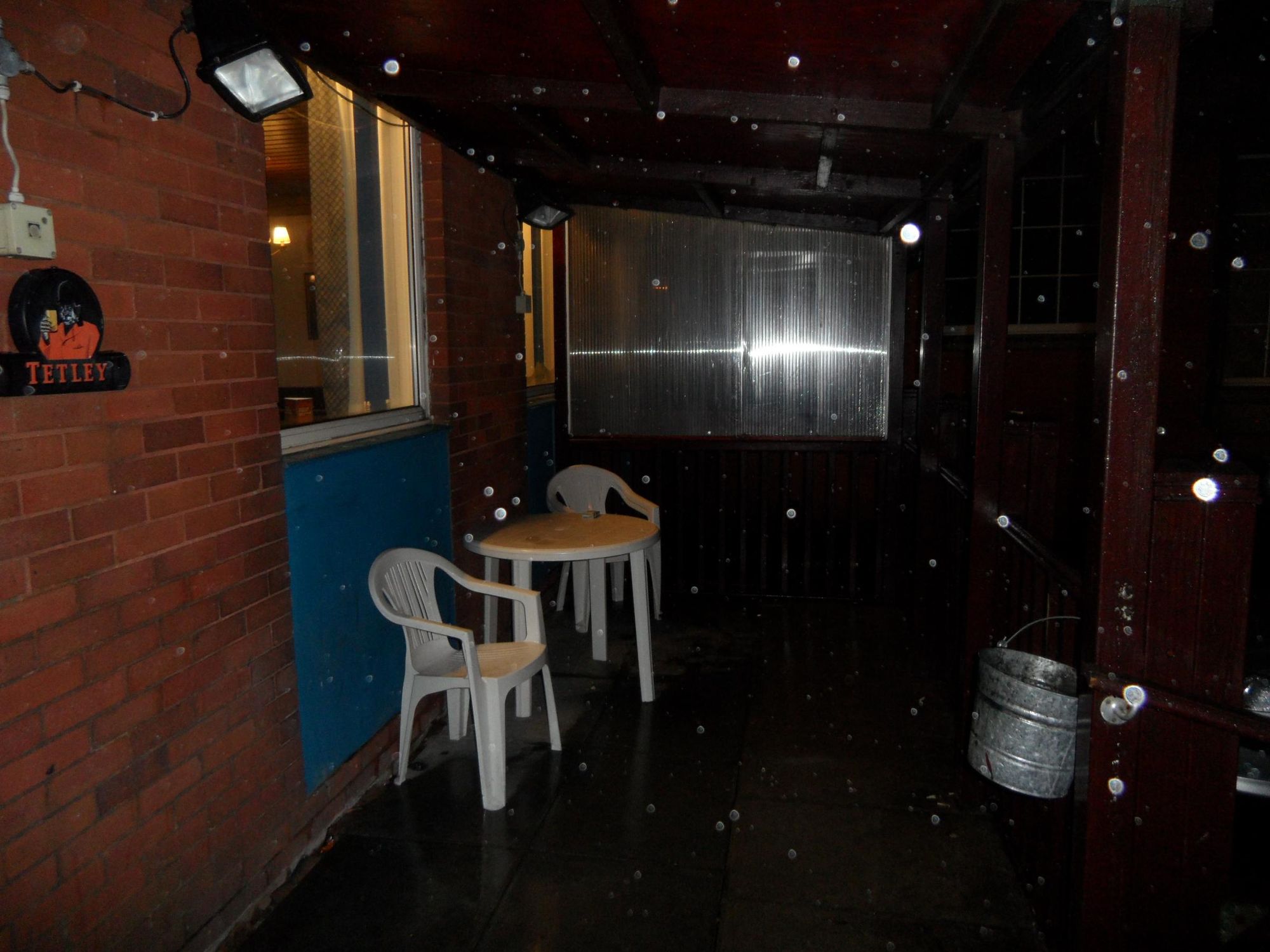 Smoking Area. Published on 18-01-2017