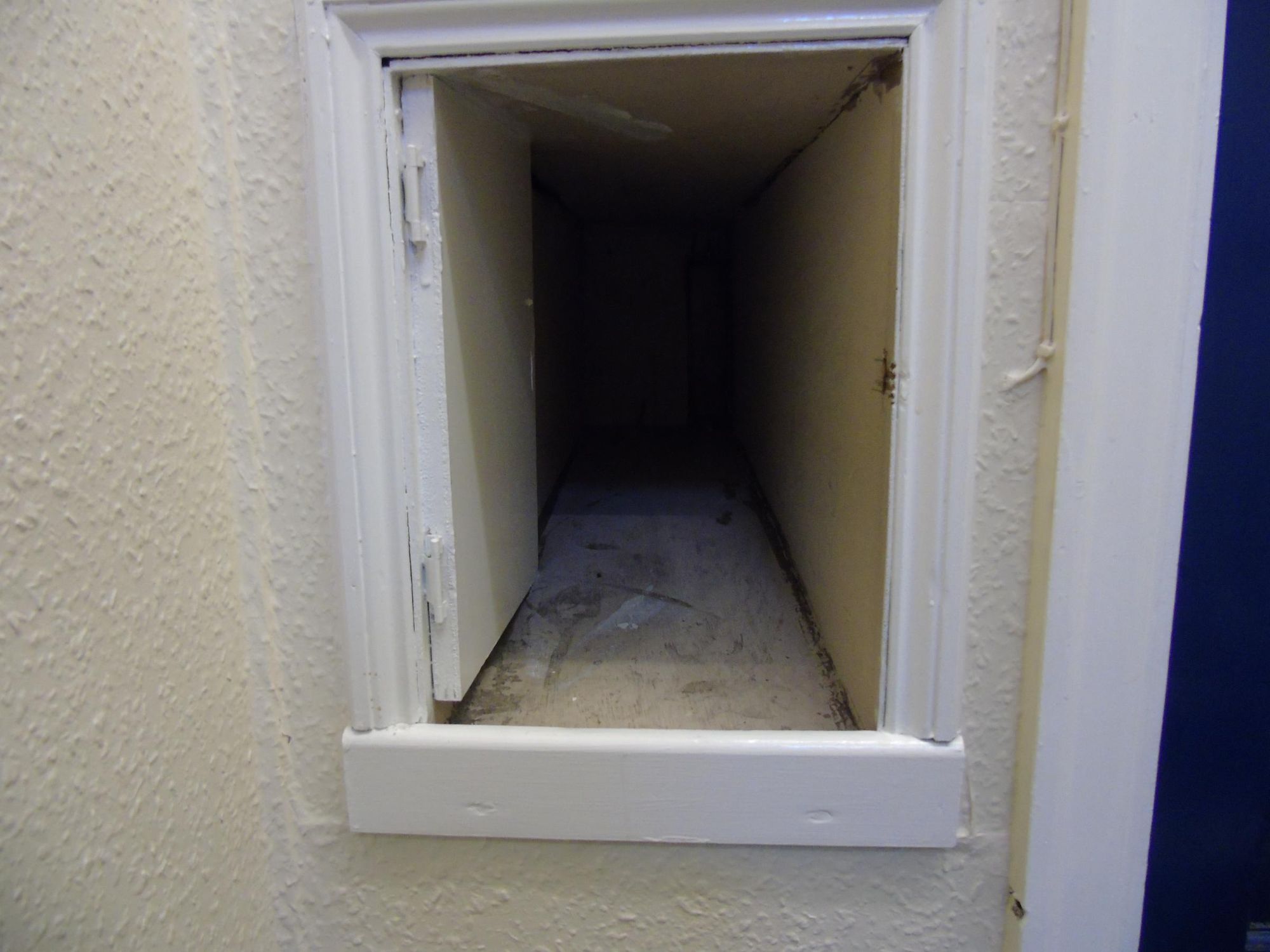 Hole in the Wall. Published on 29-03-2017