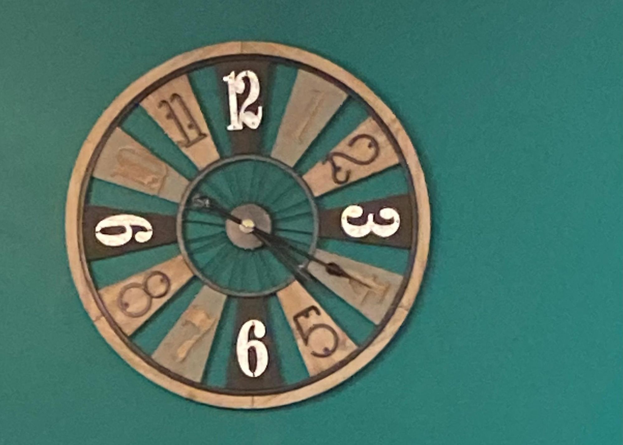 What Time is it?. Published on 19-12-2021