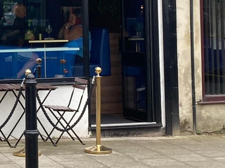 Mobility Access with deep step at the entrance. (External). Published on 27-01-2026