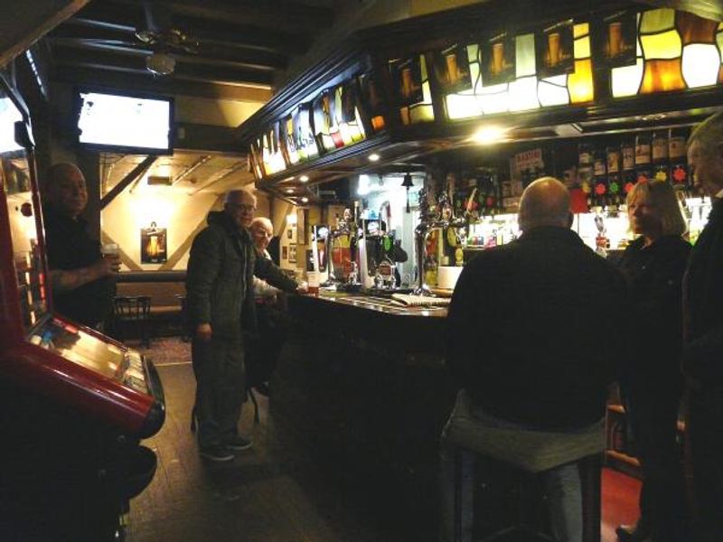 (Pub, Bar, Publican, Customers). Published on 28-11-2014