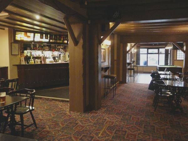 (Pub, Bar). Published on 28-11-2014