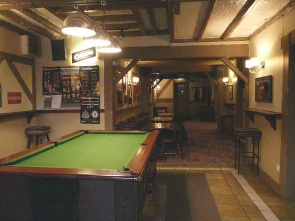(Pub, Bar). Published on 28-11-2014